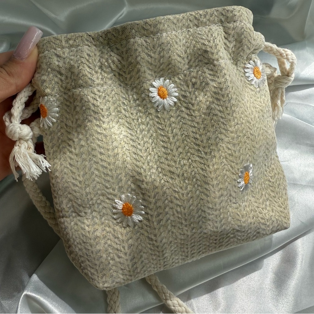 Unique Cream Drawstring Women mini  Bag - Picture 6 of 16